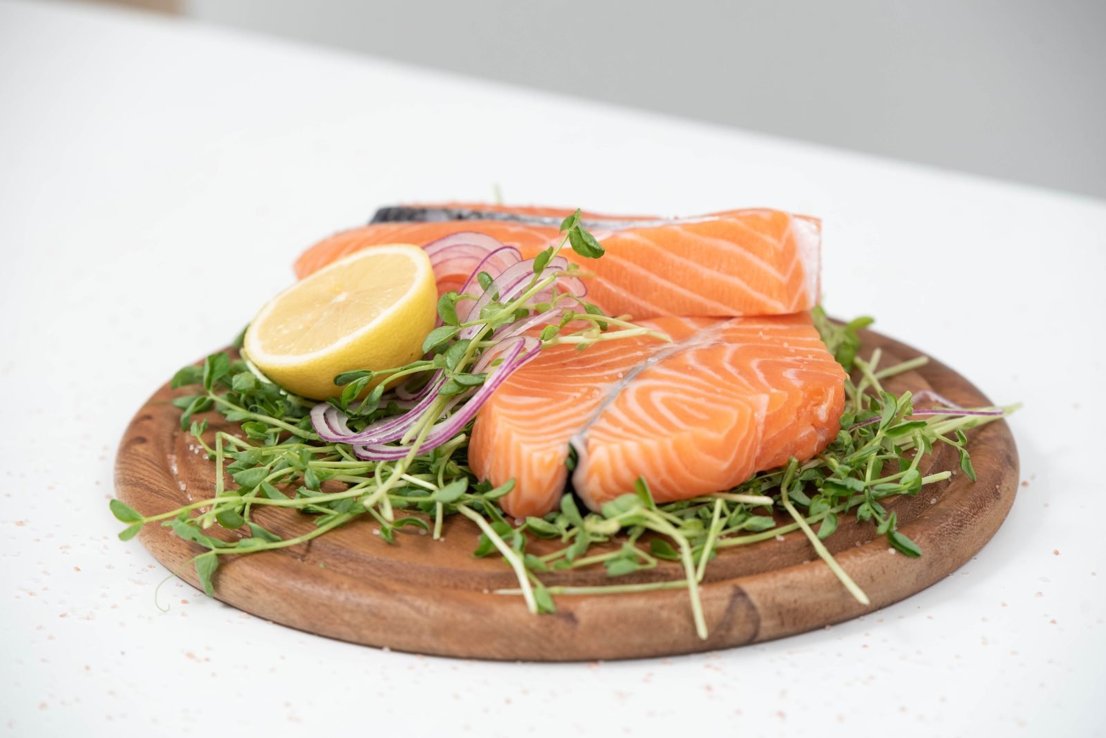 łosoś i orzechy włoskie jako źródło kwasów omega-3